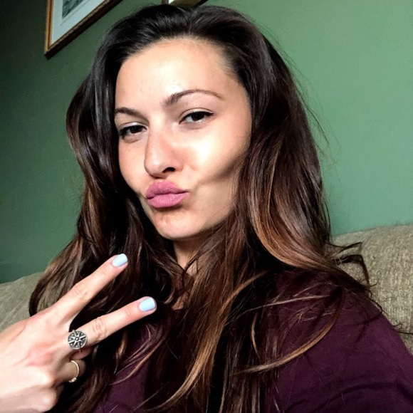 Meet your Posher, Jillian - Picture 1 of 1